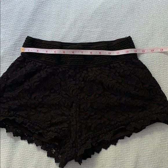 High Waisted Black Lace Shorts w Elastic Waistband - Picture 4 of 9